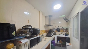 บ้านแฝดมือสอง โครงการ หงส์ประยูร3 บางกรวย-ไทรน้อย เนื้อที่ 35.9 ตร.ว. พื้นที่ใช้สอย 110 ตร.ม. ฟังก์ชัน 4 ห้องนอน 2 ห้องน้ำ 2 ที่จอดรถ โครงการบนทำเลเดินทางสะดวก เชื่อมต่อถนนรัตนาธิเบศร์ ถนนราชพฤกษ์ ถนนกาญจนาภิเษก ใกล้รถไฟฟ้าสายสีม่วง "สถานีบางพลู" และจุดขึ้นทางด่วน "ศรีรัช"