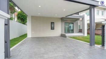 บ้านรีโนเวทใหม่  โครงการ คาซ่าวิลล์ วัชรพล จาก Q.House เนื้อที่ 63 ตร.ว. พื้นที่ใช้สอย 184.03 ตร.ม. ฟังก์ชัน 4 ห้องนอน 3 ห้องน้ำ จอดรถได้ 2 คัน บนทำเลเชื่อมต่อหลายเส้นทาง ถ.รามอินทรา ถ.สายไหม และถ.พหลโยธิน ใกล้สนามบินดอนเมือง ทางด่วน "ฉลองรัช" และรถไฟฟ้าสายสีเขียว "สถานีคูคต"