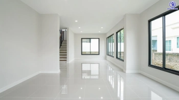 บ้านรีโนเวทใหม่  โครงการ คาซ่าวิลล์ วัชรพล จาก Q.House เนื้อที่ 63 ตร.ว. พื้นที่ใช้สอย 184.03 ตร.ม. ฟังก์ชัน 4 ห้องนอน 3 ห้องน้ำ จอดรถได้ 2 คัน บนทำเลเชื่อมต่อหลายเส้นทาง ถ.รามอินทรา ถ.สายไหม และถ.พหลโยธิน ใกล้สนามบินดอนเมือง ทางด่วน "ฉลองรัช" และรถไฟฟ้าสายสีเขียว "สถานีคูคต"