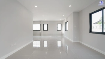 บ้านรีโนเวทใหม่ โครงการ บุณฑริก วัชรพล-สุขาภิบาล5 เนื้อที่ 71.4 ตร.ว. พื้นที่ใช้สอย 252.55 ตร.ม. ฟังก์ชัน 4 ห้องนอน 3 ห้องน้ำ จอดรถได้ 2 คัน บนทำเลเชื่อมต่อหลายเส้นทาง ถ.รามอินทรา ถ.สายไหม และ ถ.พหลโยธิน ใกล้สนามบินดอนเมือง ทางด่วน "รามอินทรา" และรถไฟฟ้าสายสีเขียว "สถานีคูคต"