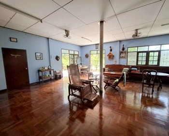 ขายด่วน! ที่ดินพร้อมบ้านสวนริมน้ำ บ้านครึ่งตึกครึ่งไม้ สุดคลาสสิก ทำเลทอง ต.วัดเพลง จ.ราชบุรี ราคา 15,000,000 บาท