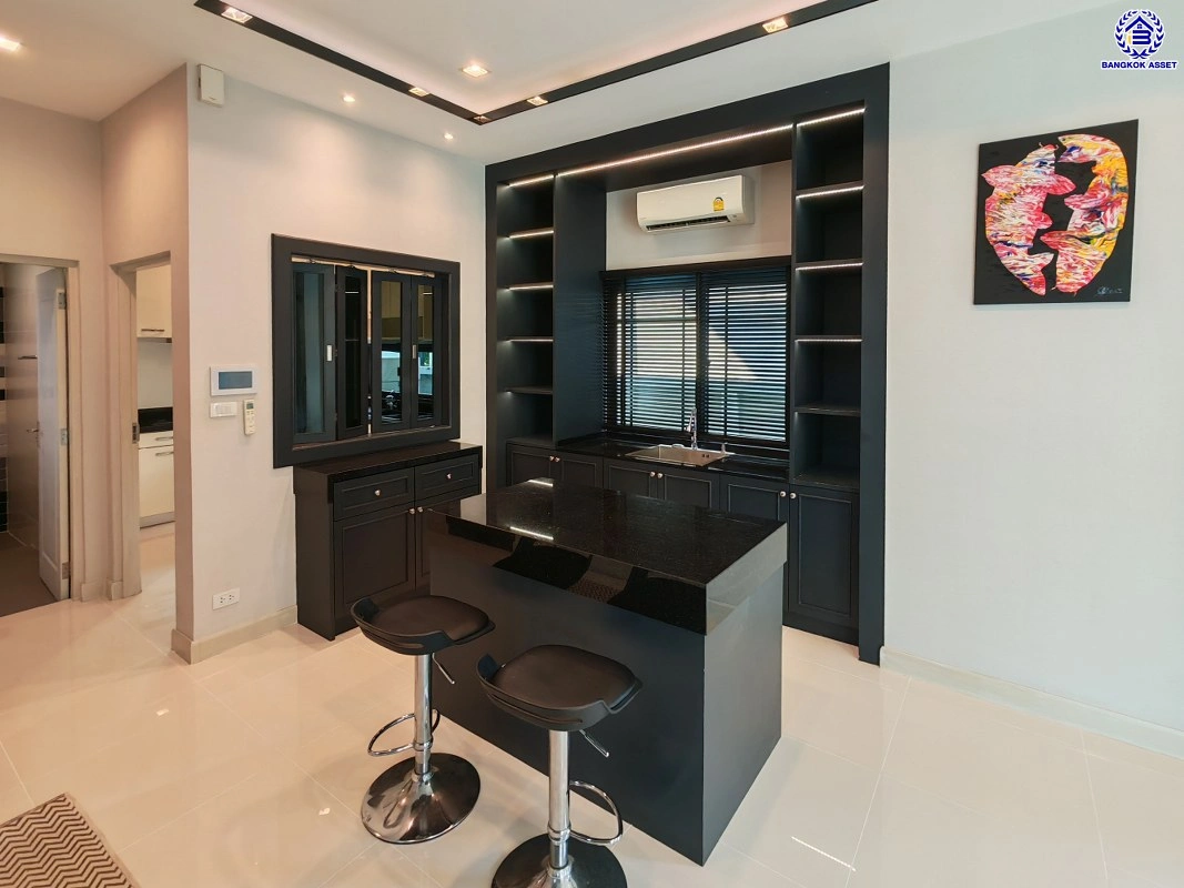 บ้านมือสอง โครงการ บางกอก บูเลอวาร์ด สาทร-ปิ่นเกล้า จาก SC ASSET เนื้อที่ 75.8 ตร.ว. พื้นที่ใช้สอย 250 ตร.ม. ฟังก์ชัน 4 ห้องนอน 3 ห้องน้ำ จอดรถได้ 2 คัน บนทำเลใจกลางราชพฤกษ์ ใกล้ห้างเซ็นทรัล เวสต์วิลล์, ทางพิเศษประจิมรัถยา พร้อมเชื่อมสู่สาทร-ปิ่นเกล้า ได้อย่างรวดเร็ว