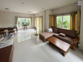 บ้านมือสอง คุณภาพจาก Property Perfect โครงการ เพอร์เฟคเพลส ราชพฤกษ์ ติดถนนราชพฤกษ์ เชื่อมต่อถนนรัตนาธิเบศร์ ใกล้รถไฟฟ้าสายสีม่วง "สถานีบางรักน้อยท่าอิฐ" ทางด่วน "กาญจนาภิเษก" และเซ็นทรัล เวสต์วิลล์ บนเนื้อที่ 59.5 ตร.ว. พื้นที่ใช้สอย 200 ตร.ม. 3 ห้องนอน 3 ห้องน้ำ จอดรถได้ 2 คัน