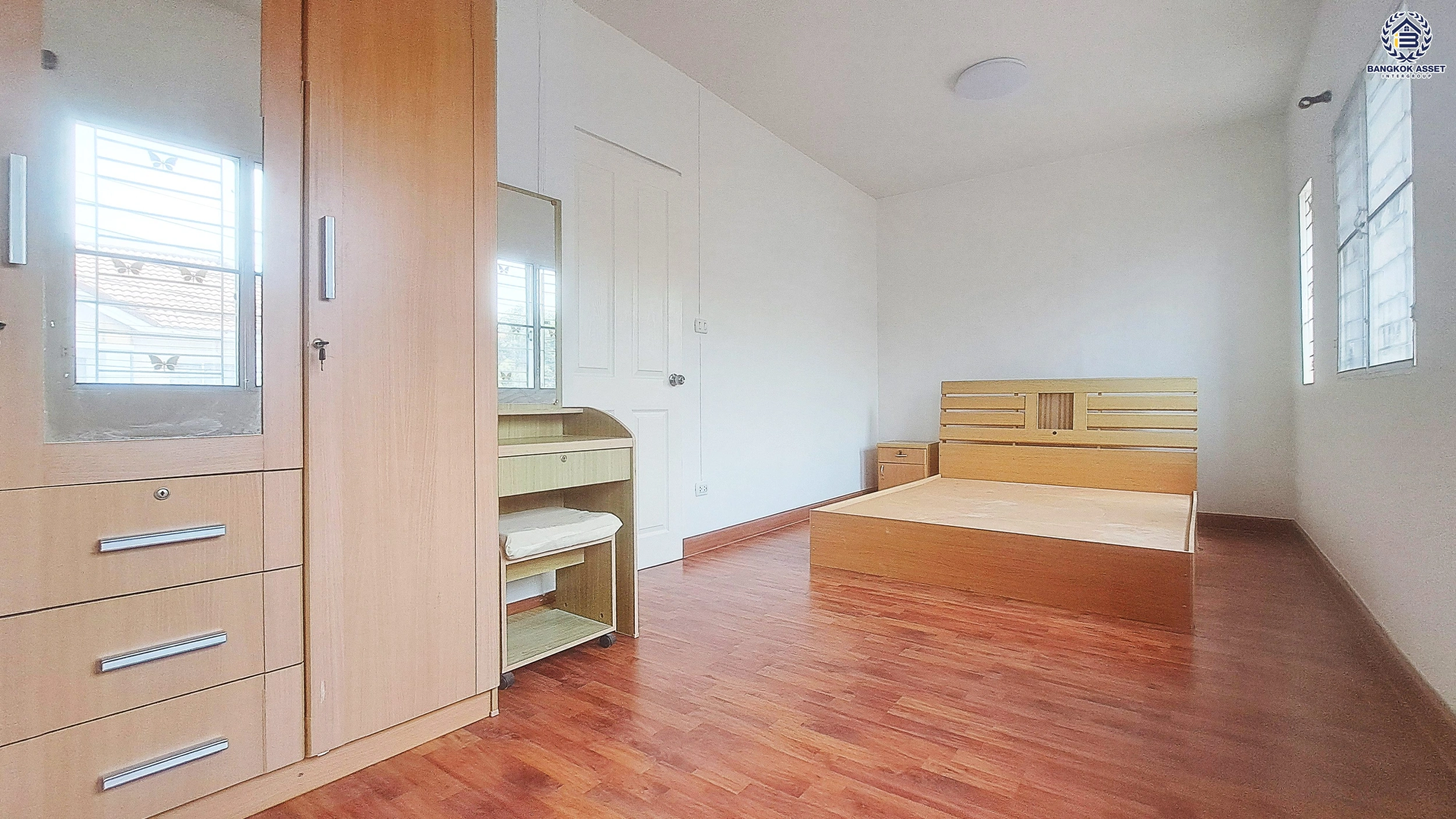 บ้านมือสอง โครงการ พฤกษา 49 บางใหญ่ จาก พฤกษาเรียลเอสเตท 3 ห้องนอน 2 ห้องน้ำ พื้นที่ใช้สอย 64 ตร.ม. ที่ดิน 17.4 ตร.ว. ใกล้รถไฟฟ้าสายสีม่วง สถานีตลาดบางใหญ่ ใกล้เซ็นทรัลเวสต์เกต เริ่มต้นชีวิตครอบครัวในทำเลที่ใช่
