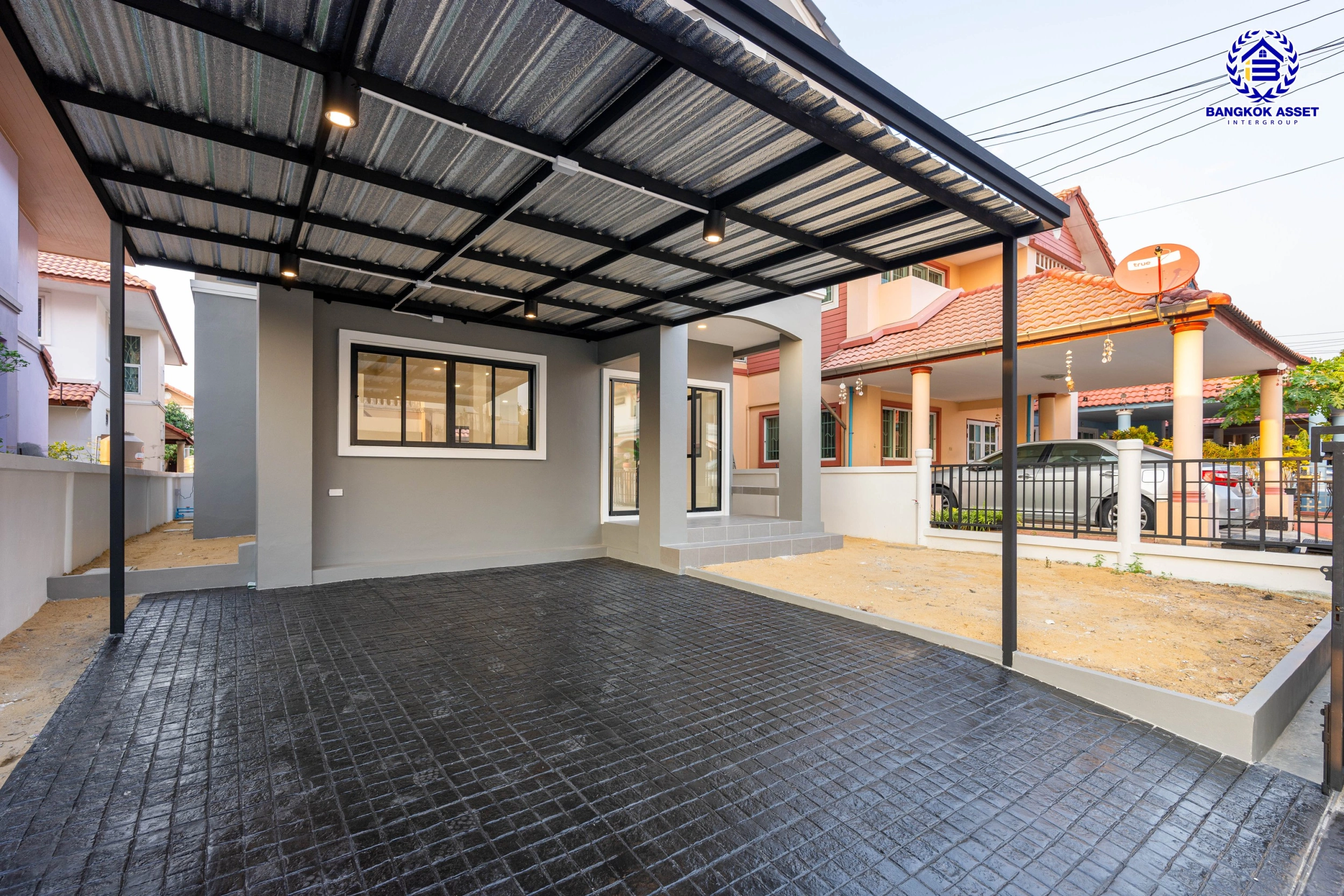 บ้านรีโนเวทใหม่ โครงการ ร่มไทรการ์เด้นวิลล์ บ้านเดี่ยว 2 ชั้น 3 ห้องนอน 2 ห้องน้ำ จอด 1 คัน พื้นที่ใช้สอย 162 ตร.ม. บนที่ดิน 50.0 ตร.ว. ทำเล บางบอน กรุงเทพมหานคร ใกล้ทางพิเศษกาญจนาภิเษก ออกแบบใหม่ทุกหลังโดยสถาปนิก พร้อมเข้าอยู่