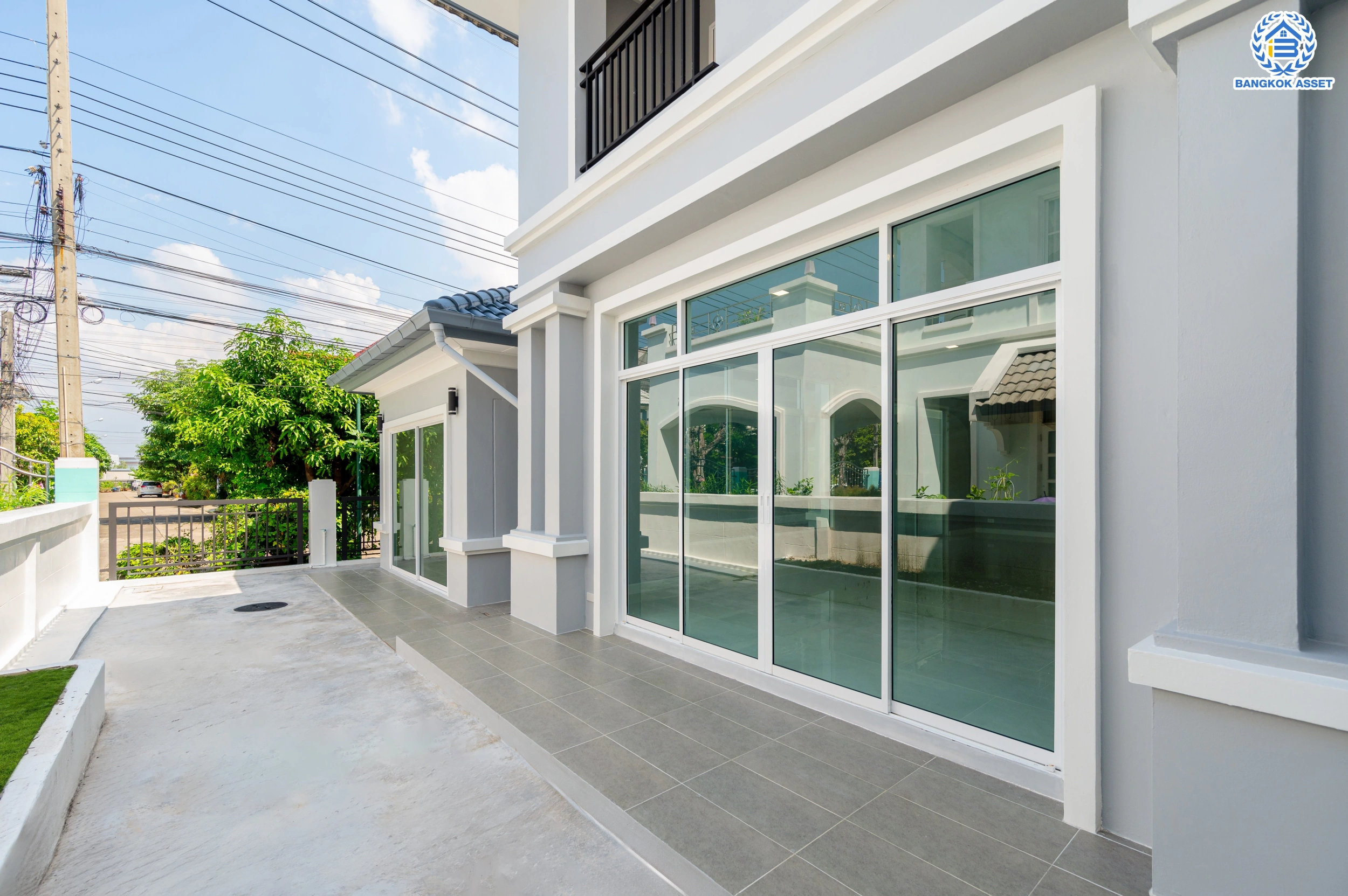 บ้านรีโนเวทใหม่ โครงการ ปัญจทรัพย์พาร์ค ปิ่นเกล้า (มุม) บ้านเดี่ยว 2 ชั้น 6 ห้องนอน 5 ห้องน้ำ จอด 2 คัน พื้นที่ใช้สอย 250 ตร.ม. บนที่ดิน 103.0 ตร.ว. ทำเล ตลิ่งชัน กรุงเทพมหานคร ใกล้ทางพิเศษศรีรัช-วงแหวนรอบนอก ออกแบบใหม่ทุกหลังโดยสถาปนิก พร้อมเข้าอยู่