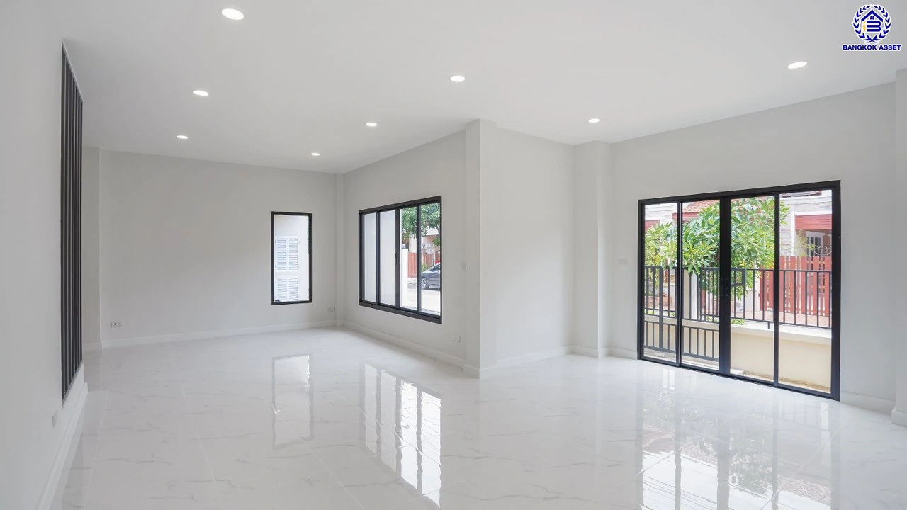บ้านรีโนเวทใหม่ โครงการ The Nont Project5 (นนทรี5 พระราม5) 4 ห้องนอน 3 ห้องน้ำ จอด 2 คัน บนที่ดิน 57.4 ตร.ว. พื้นที่ใช้สอย 187 ตร.ม. ใกล้ทางพิเศษศรีรัช ออกแบบใหม่ทุกหลังโดยสถาปนิก พร้อมเข้าอยู่