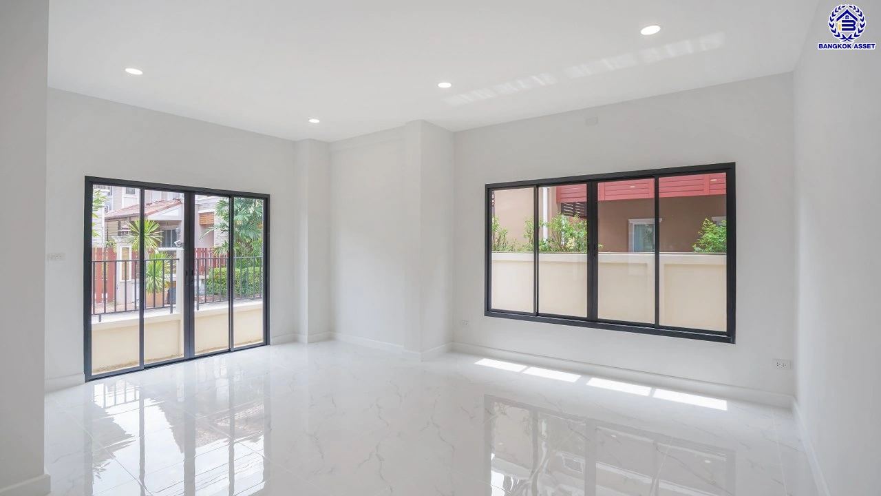 บ้านรีโนเวทใหม่ โครงการ The Nont Project5 (นนทรี5 พระราม5) 4 ห้องนอน 3 ห้องน้ำ จอด 2 คัน บนที่ดิน 57.4 ตร.ว. พื้นที่ใช้สอย 187 ตร.ม. ใกล้ทางพิเศษศรีรัช ออกแบบใหม่ทุกหลังโดยสถาปนิก พร้อมเข้าอยู่