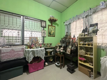 บ้านมือสอง โครงการ ธนะสิน นวมินทร์ 68 บ้านเดี่ยวชั้นเดียว เนื้อที่ 47.3 ตร.ว. พื้นที่ใช้สอย 80 ตร.ม. 2 ห้องนอน 1 ห้องน้ำ จอดรถ 1 คัน ทำเลนวมินทร์ ใกล้ถนนประเสริฐมนูกิจ ใกล้แฟชั่นไอส์แลนด์ รพ.สินแพทย์ และรถไฟฟ้าสายสีชมพู สถานีวงแหวนรามอินทรา