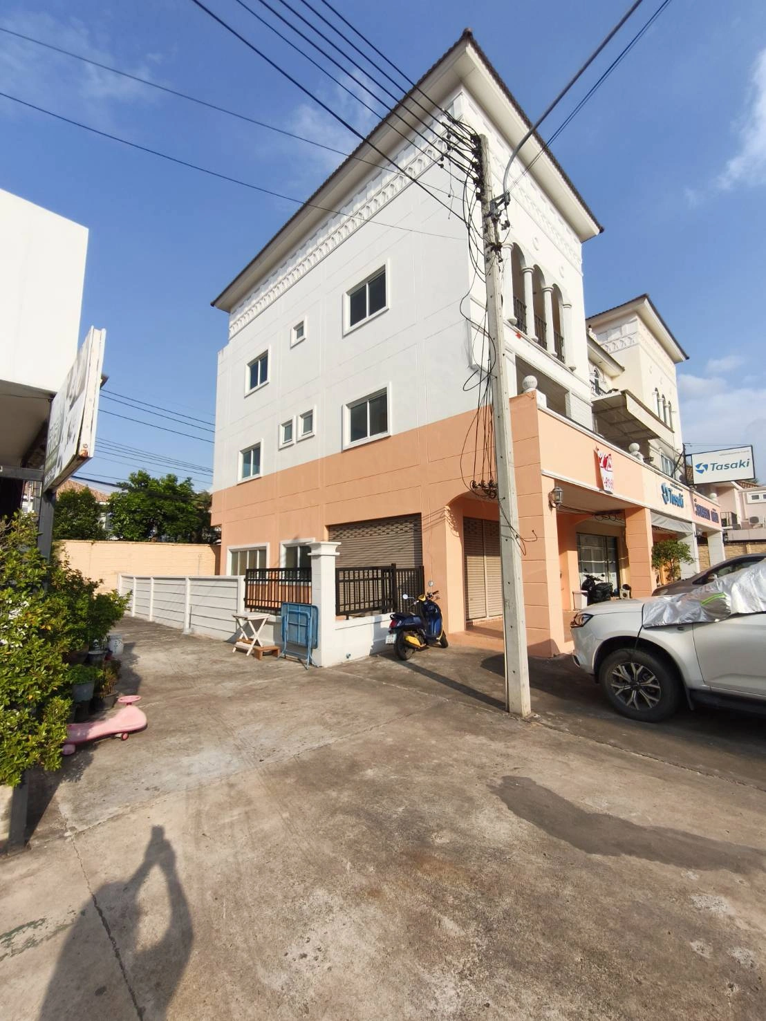 ขายตึกหัวมุม-เวนิสสแควร์-โคราช/กว้าง9.5เมตร/3ชั้น38วา