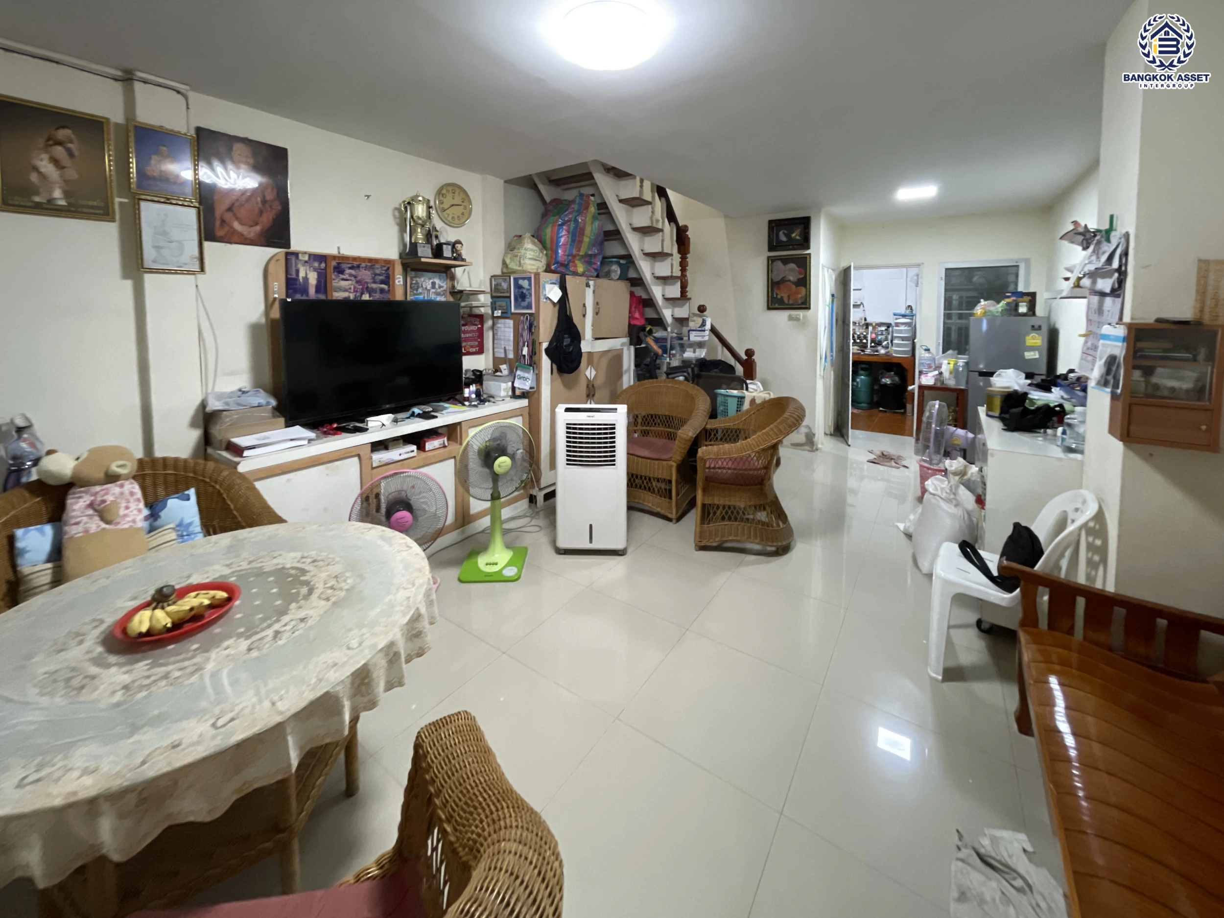บ้านมือสอง โครงการ สวนหลวงวิลล์ 5 เขตประเวศ ทาวน์เฮ้าส์ 2 ชั้น พร้อมอยู่ บ้านหลังแรกในเมือง 2 ห้องนอน 2 ห้องน้ำ จอดรถ 1 คัน ครัวพร้อมเคาน์เตอร์ เหล็กดัดมุ้งลวดครบ ทำเลดีใกล้ถนนเฉลิมพระเกียรติ ร.9 ใกล้ซีคอนสแควร์ โรงพยาบาล และมหาวิทยาลัย เดินทางสะดวก