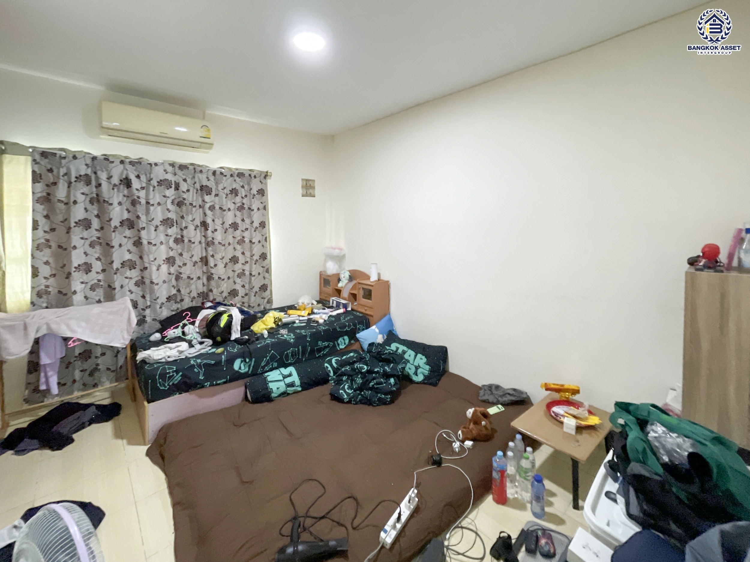 บ้านมือสอง โครงการ สวนหลวงวิลล์ 5 เขตประเวศ ทาวน์เฮ้าส์ 2 ชั้น พร้อมอยู่ บ้านหลังแรกในเมือง 2 ห้องนอน 2 ห้องน้ำ จอดรถ 1 คัน ครัวพร้อมเคาน์เตอร์ เหล็กดัดมุ้งลวดครบ ทำเลดีใกล้ถนนเฉลิมพระเกียรติ ร.9 ใกล้ซีคอนสแควร์ โรงพยาบาล และมหาวิทยาลัย เดินทางสะดวก