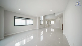 บ้านรีโนเวทใหม่ โครงการ สินทรัพย์นคร2 เพชรเกษม บนเนื้อที่ 59.4 ตร.ว. พื้นที่ใช้สอย 205.13 ตร.ม. ฟังก์ชัน 4 ห้องนอน 3 ห้องน้ำ 2 ที่จอดรถ ตอบโจทย์ทุกไลฟ์สไตล์ บนทำเลติดถนนเพชรเกษม ใกล้รถไฟฟ้าสายสีน้ำเงิน "สถานีหลักสอง" และห้างสรรพสินค้าเดอะมอลล์บางแค