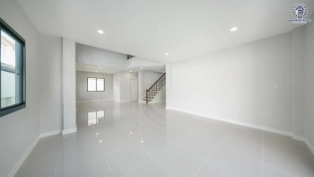 บ้านรีโนเวทใหม่ โครงการ สินทรัพย์นคร2 เพชรเกษม บนเนื้อที่ 59.4 ตร.ว. พื้นที่ใช้สอย 205.13 ตร.ม. ฟังก์ชัน 4 ห้องนอน 3 ห้องน้ำ 2 ที่จอดรถ ตอบโจทย์ทุกไลฟ์สไตล์ บนทำเลติดถนนเพชรเกษม ใกล้รถไฟฟ้าสายสีน้ำเงิน "สถานีหลักสอง" และห้างสรรพสินค้าเดอะมอลล์บางแค
