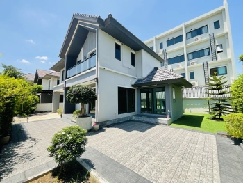 บ้านเดี่ยวมือสอง โครงการ เพฟ ปิ่นเกล้า-ศาลายา เนื้อที่ 71.7 ตร.วา พื้นที่ใช้สอย 214 ตร.ม. ฟังค์ชั่น 5 ห้องนอน 3 ห้องน้ำ จอดรถได้ 2 คัน บนทำเลศักยภาพ เชื่อมต่อถนนบรมราชชนนี ถนนกาญจนาภิเษก ทางด่วนศรีรัช-วงแหวน