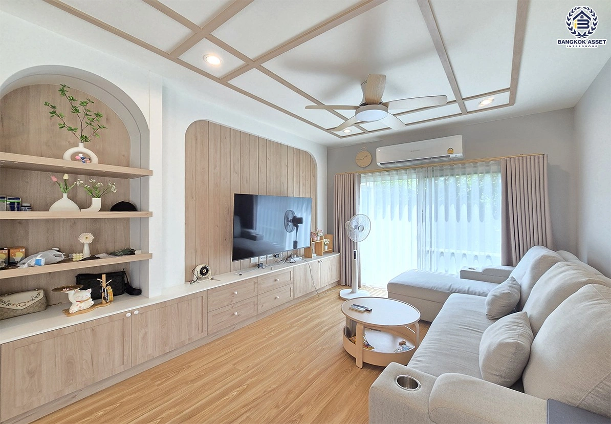 บ้านมือสอง โครงการอณาสิริ กรุงเทพ-ปทุมธานี2 บ้านเดี่ยว 2 ชั้น 4 ห้องนอน 3 ห้องน้ำ จอดรถ 2 คัน พื้นที่ใช้สอย 177 ตร.ม. ทำเลเมืองปทุมธานี ใกล้ทางด่วนศรีสมาน เดินทางสะดวก พร้อมเข้าอยู่