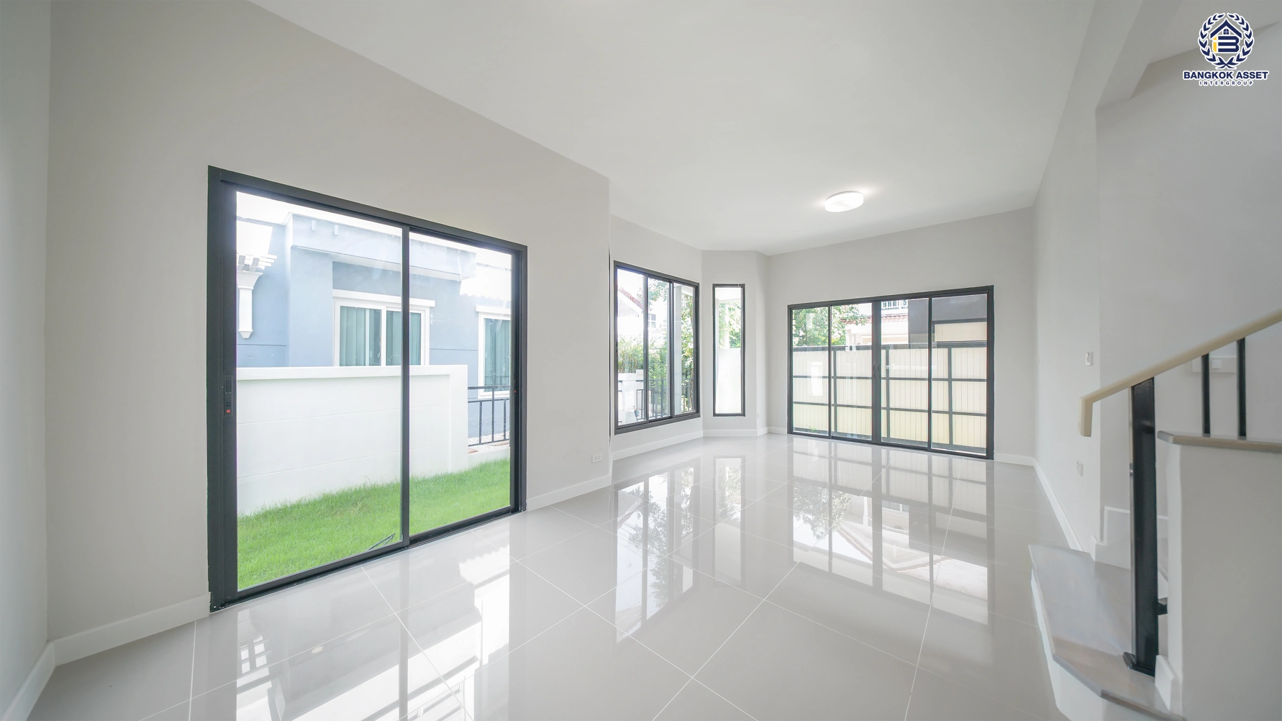 บ้านรีโนเวทใหม่ โครงการ เพอร์เฟคพาร์ค วัดพระนอน จากแบรนด์ Property Perfect เนื้อที่ 35.7 ตร.ว. พื้นที่ใช้สอย 136.38 ตร.ม. ฟังก์ชัน 3 ห้องนอน 2 ห้องน้ำ 2 ที่จอดรถ พร้อม Facilities ครบครัน บนทำเลเชื่อมต่อถนนกาญจนาฯ ใกล้ทางด่วน "ศรีรัช" เซ็นทรัลเวสต์เกต และรถไฟฟ้าสายสีม่วง "สถานีตลาดบางใหญ่"