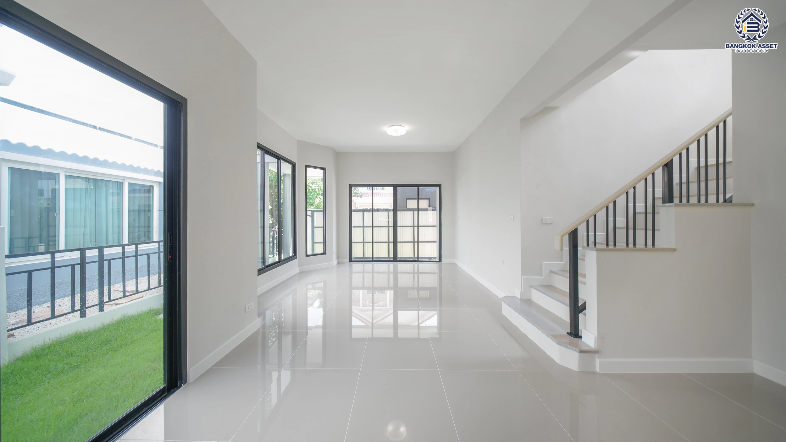 บ้านรีโนเวทใหม่ โครงการ เพอร์เฟคพาร์ค วัดพระนอน จากแบรนด์ Property Perfect เนื้อที่ 35.7 ตร.ว. พื้นที่ใช้สอย 136.38 ตร.ม. ฟังก์ชัน 3 ห้องนอน 2 ห้องน้ำ 2 ที่จอดรถ พร้อม Facilities ครบครัน บนทำเลเชื่อมต่อถนนกาญจนาฯ ใกล้ทางด่วน "ศรีรัช" เซ็นทรัลเวสต์เกต และรถไฟฟ้าสายสีม่วง "สถานีตลาดบางใหญ่"