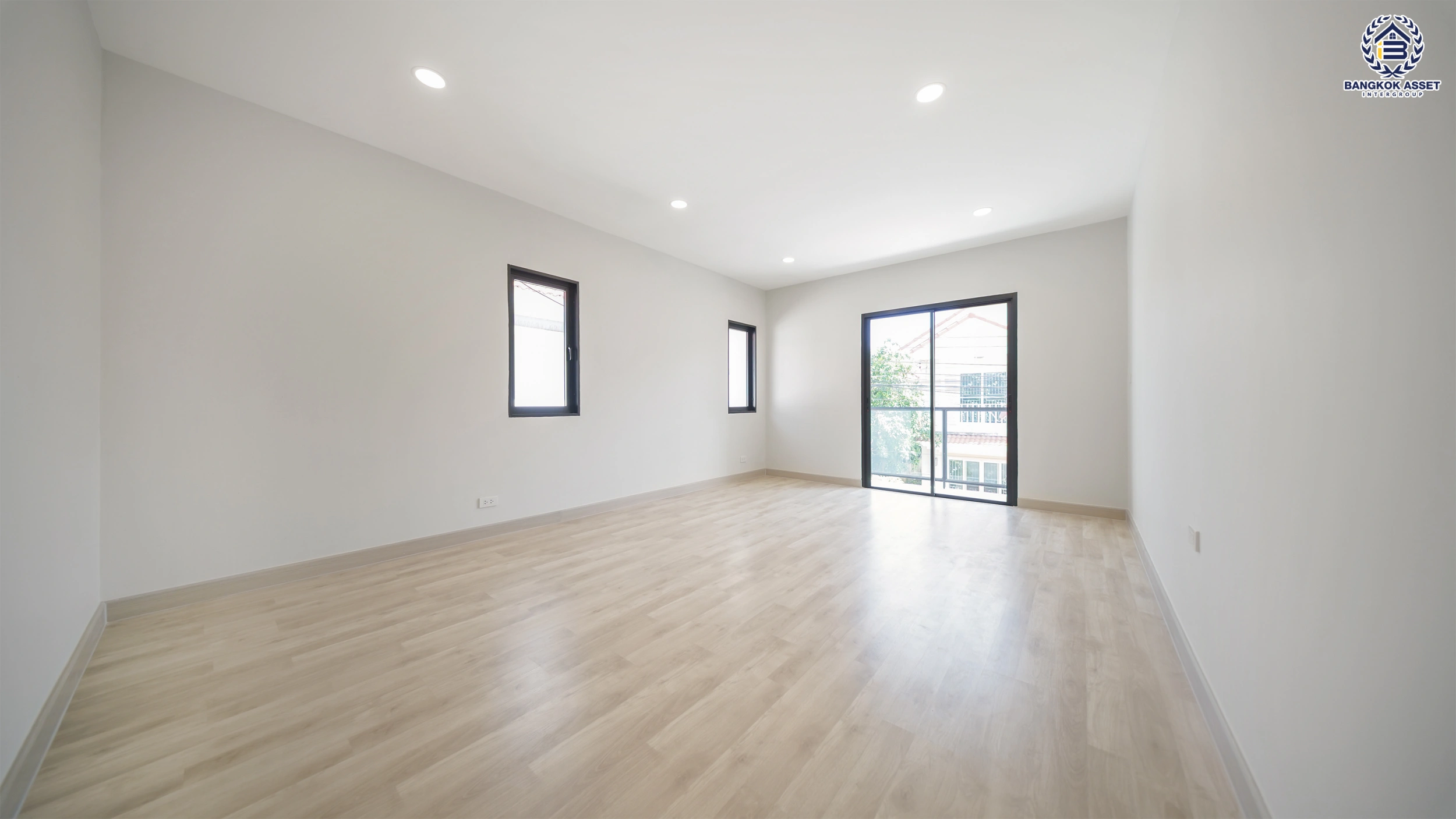 บ้านรีโนเวทใหม่ โครงการ เพอร์เฟคพาร์ค วัดพระนอน จากแบรนด์ Property Perfect เนื้อที่ 35.7 ตร.ว. พื้นที่ใช้สอย 136.38 ตร.ม. ฟังก์ชัน 3 ห้องนอน 2 ห้องน้ำ 2 ที่จอดรถ พร้อม Facilities ครบครัน บนทำเลเชื่อมต่อถนนกาญจนาฯ ใกล้ทางด่วน "ศรีรัช" เซ็นทรัลเวสต์เกต และรถไฟฟ้าสายสีม่วง "สถานีตลาดบางใหญ่"