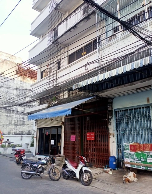 ให้เช่าอาคารพาณิชย์5ชั้น จันทน์32 มีห้องน้ำและห้องนอนทุกชั้น ใกล้สถานีรถไฟฟ้าสุรศักดิ์ เหมาะสำหรับทำธุรกิจหรืออยู่อาศัย