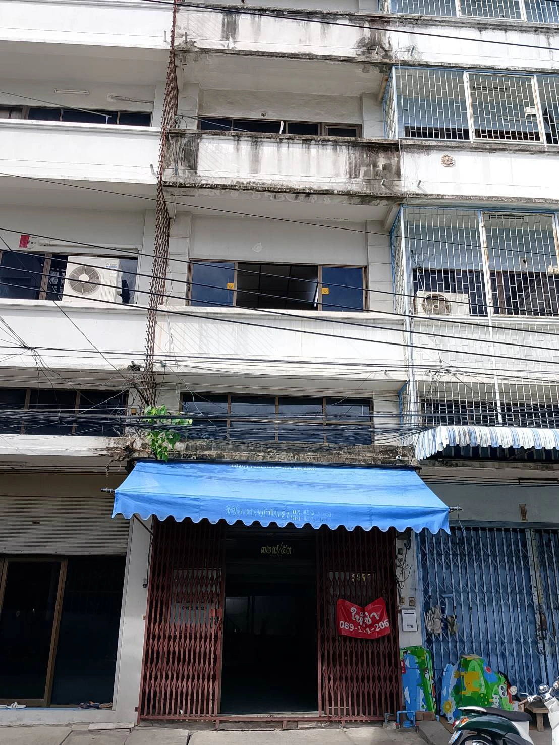 ให้เช่าอาคารพาณิชย์5ชั้น จันทน์32 มีห้องน้ำและห้องนอนทุกชั้น ใกล้สถานีรถไฟฟ้าสุรศักดิ์ เหมาะสำหรับทำธุรกิจหรืออยู่อาศัย