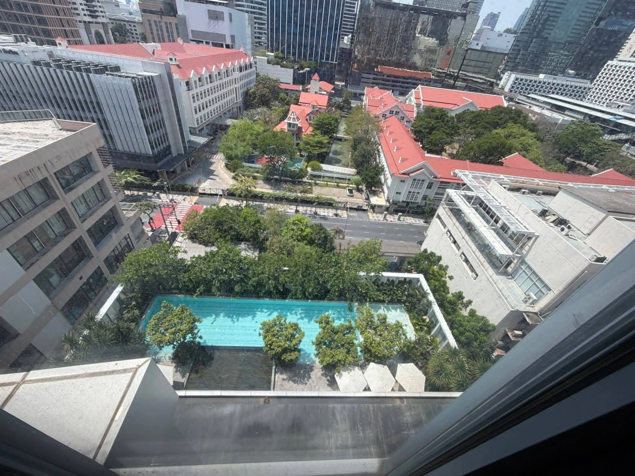 Urgent! Luxury Residence for Rent – Scope Langsuan Experience refined living in one of Bangkok’s most prestigious ultra-luxury residences, located in the heart of Langsuan, one of the city’s most exclusive residential addresses.