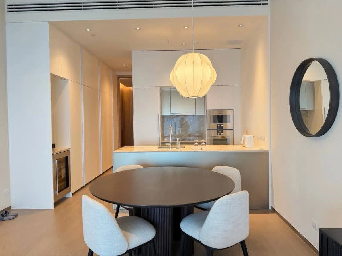 Urgent! Luxury Residence for Rent – Scope Langsuan Experience refined living in one of Bangkok’s most prestigious ultra-luxury residences, located in the heart of Langsuan, one of the city’s most exclusive residential addresses.