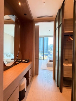 Urgent! Luxury Residence for Rent – Scope Langsuan Experience refined living in one of Bangkok’s most prestigious ultra-luxury residences, located in the heart of Langsuan, one of the city’s most exclusive residential addresses.