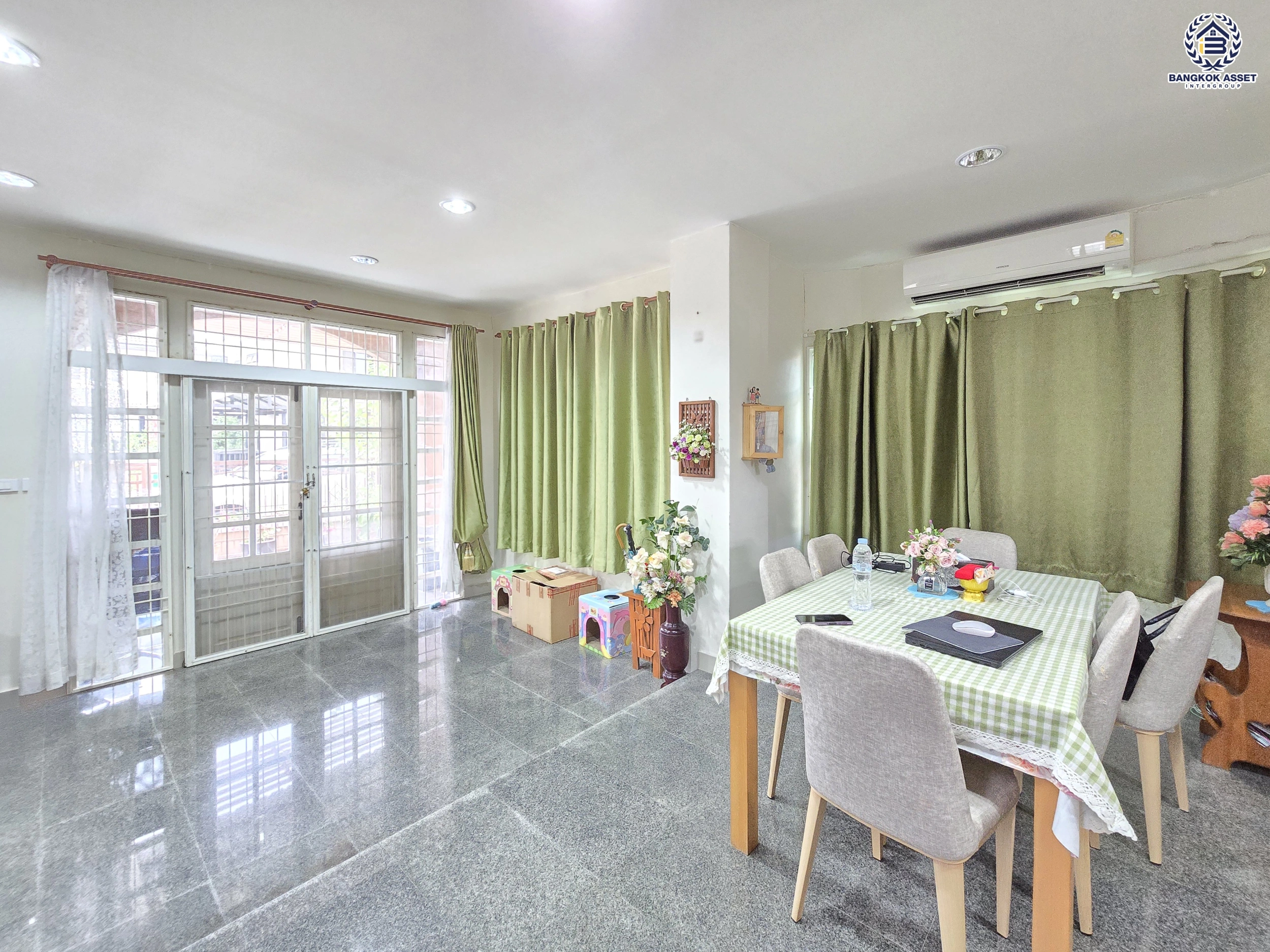 บ้านมือสอง โครงการ มณีรินทร์ รัตนาธิเบศร์ บ้านเดี่ยว 2 ชั้น 3 ห้องนอน 2 ห้องน้ำ ทำเลเมืองนนทบุรี ใกล้รถไฟฟ้าสายสีม่วง สถานีบางรักน้อย-ท่าอิฐ ใกล้เซ็นทรัล เวสต์เกต บนเนื้อที่ 52.9 ตร.ว. พร้อมเข้าอยู่