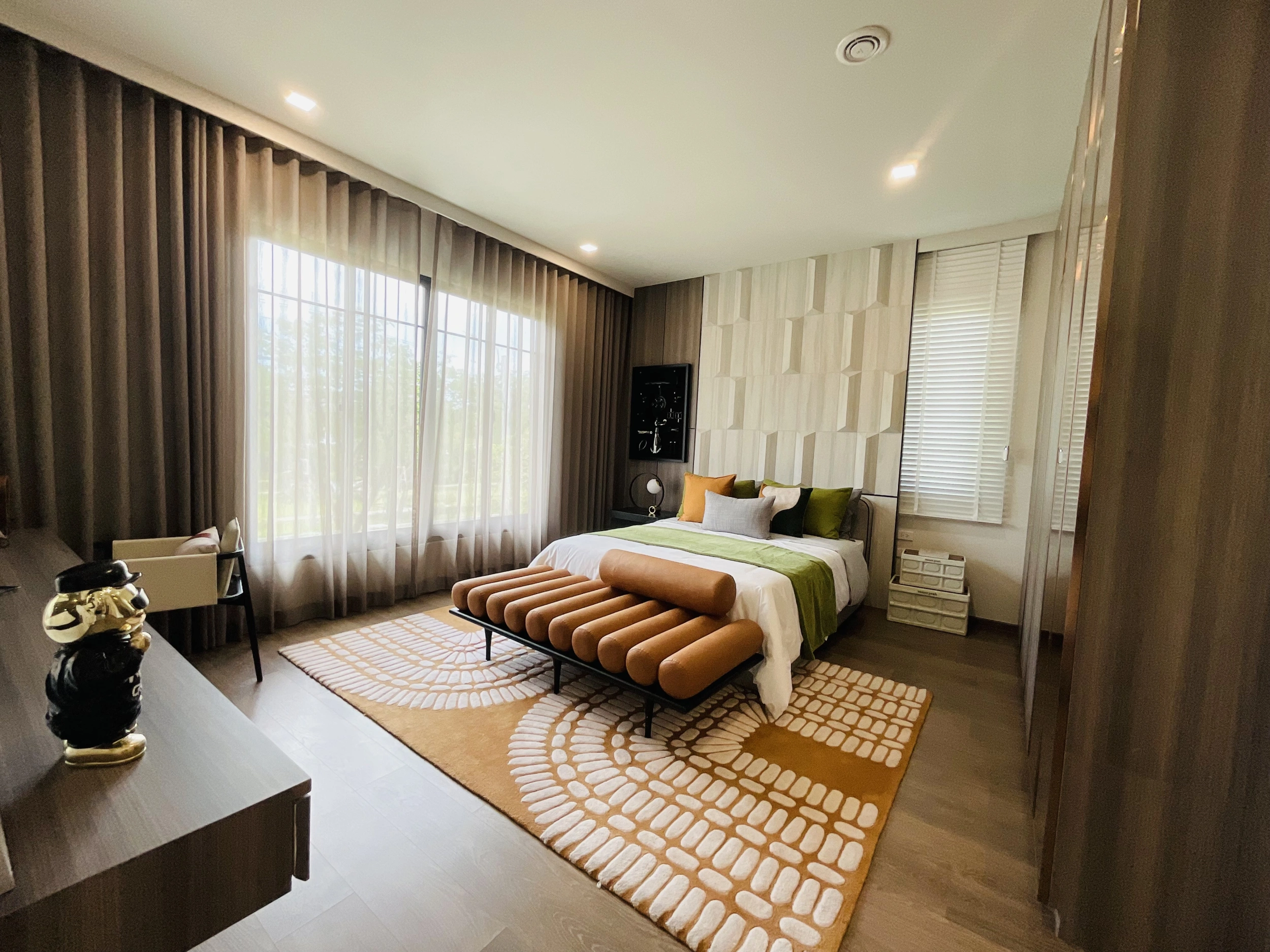 เปิดจองโครงการใหม่ Grand Britania ทวีวัฒนา เนื้อที่เริ่มต้น 115.8 ตร.วา พื้นที่ใช้สอย 240-400 ตร.ม 4ห้องนอน 5ห้องน้ำ 3-4ที่จอดรถ พร้อม Club House