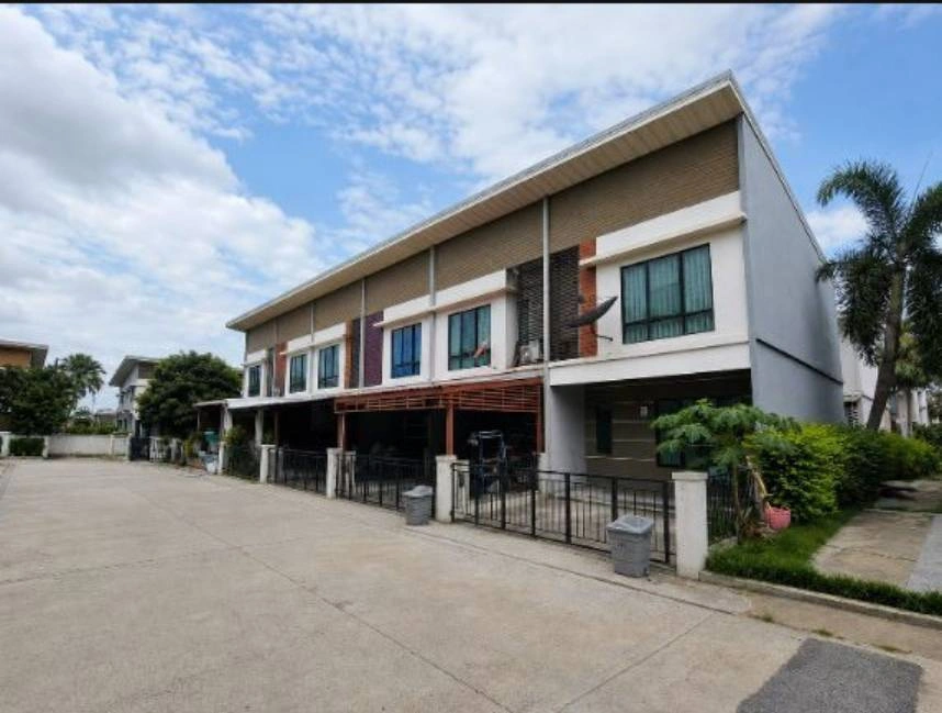 บ้านใหม่ ไม่เคยเข้าอยู่ หลังมุม ราคาดีสุดคุ้ม โครงการ Modi Villa หลวงแพ่ง – ลาดกระบัง