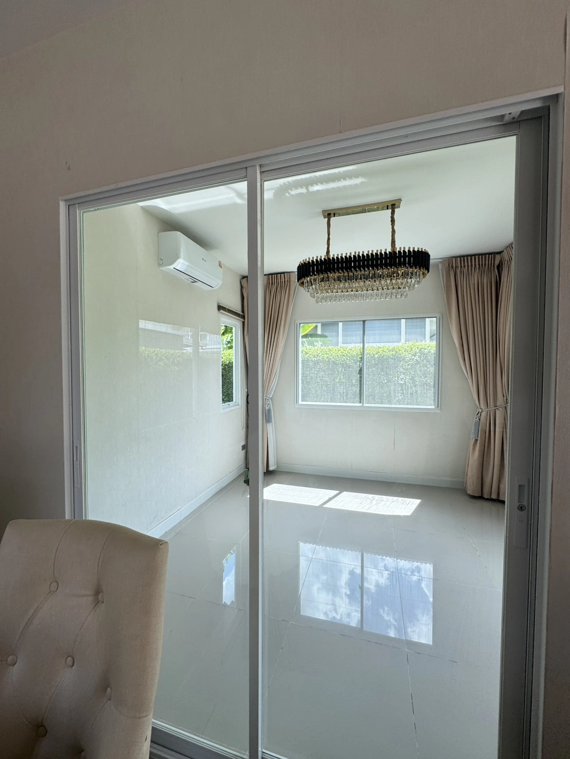 บ้านสวย พร้อมอยู่ เฟอร์นิเจอร์ครบ ใกล้ทางด่วนจตุโชติ-วงแหวน ไม่ต้องตกแต่งเพิ่ม พร้อมเข้าอยู่
