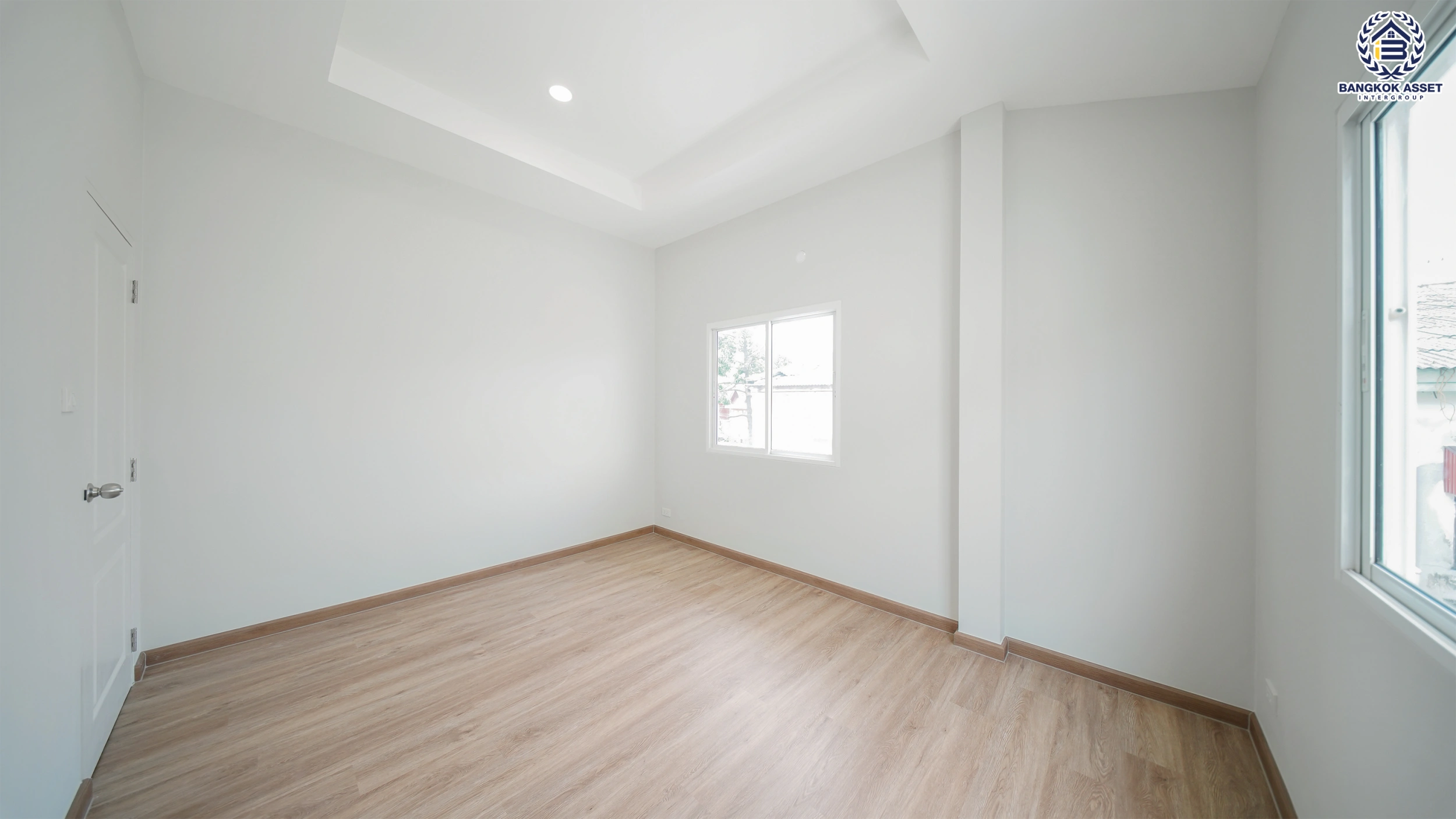บ้านรีโนเวท โครงการ ปรีชาราม1 ราษฎร์พัฒนา บนเนื้อที่ 43.5 ตร.ว. พื้นที่ใช้สอย 150.86 ตร.ม. ฟังก์ชันการใช้งาน 4 ห้องนอน 3 ห้องน้ำ จอดรถได้ 2 คัน เชื่อมต่อถนนรามคำแหง ใกล้สนามบินสุวรรณภูมิ, ทางด่วนกาญจนาภิเษก