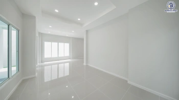บ้านรีโนเวท โครงการ ปรีชาราม1 ราษฎร์พัฒนา บนเนื้อที่ 43.5 ตร.ว. พื้นที่ใช้สอย 150.86 ตร.ม. ฟังก์ชันการใช้งาน 4 ห้องนอน 3 ห้องน้ำ จอดรถได้ 2 คัน เชื่อมต่อถนนรามคำแหง ใกล้สนามบินสุวรรณภูมิ, ทางด่วนกาญจนาภิเษก