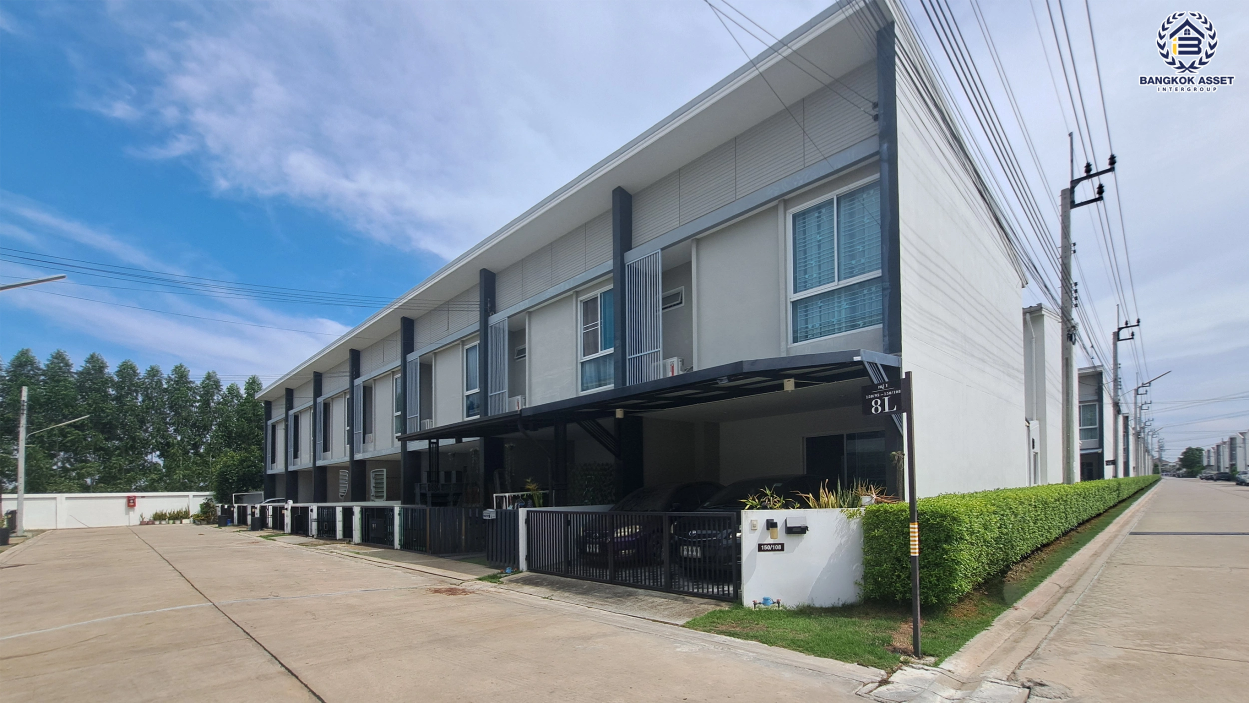 บ้านมือสอง โครงการธงสิริ3 บ้านกล้วย-ไทรน้อย ทาวน์เฮ้าส์หลังมุม 2 ชั้น 3 ห้องนอน 3 ห้องน้ำ จอดรถ 2 คัน พื้นที่ใช้สอยกว้าง ทำเลไทรน้อย นนทบุรี ติดถนนบ้านกล้วย-ไทรน้อย เดินทางสะดวก ใกล้โรงพยาบาลและโรงเรียน