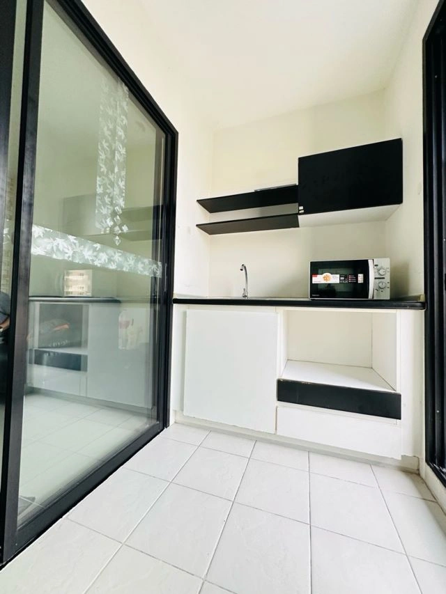 CM04449 ขายพร้อมผู้เช่า คอนโด ลิปป์ รามคำแหง 43/1 LIB Condo Ramkhamhaeng 43/1 แขวงพลับพลา เขตวังทองหลาง กรุงเทพมหานคร 10310  1 ห้องนอน ขนาดห้อง 27 ตรม. พร้อมเฟอร์นิเจอร์เข้าอยู่ได้เลย     ที่ตั้ง  95 ซอย รามคำแหง 43/1