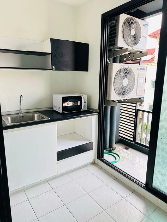 CM04449 ขายพร้อมผู้เช่า คอนโด ลิปป์ รามคำแหง 43/1 LIB Condo Ramkhamhaeng 43/1 แขวงพลับพลา เขตวังทองหลาง กรุงเทพมหานคร 10310  1 ห้องนอน ขนาดห้อง 27 ตรม. พร้อมเฟอร์นิเจอร์เข้าอยู่ได้เลย     ที่ตั้ง  95 ซอย รามคำแหง 43/1