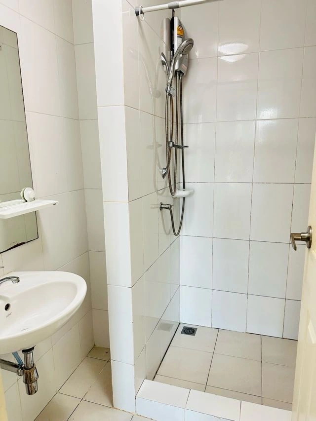 CM04449 ขายพร้อมผู้เช่า คอนโด ลิปป์ รามคำแหง 43/1 LIB Condo Ramkhamhaeng 43/1 แขวงพลับพลา เขตวังทองหลาง กรุงเทพมหานคร 10310  1 ห้องนอน ขนาดห้อง 27 ตรม. พร้อมเฟอร์นิเจอร์เข้าอยู่ได้เลย     ที่ตั้ง  95 ซอย รามคำแหง 43/1