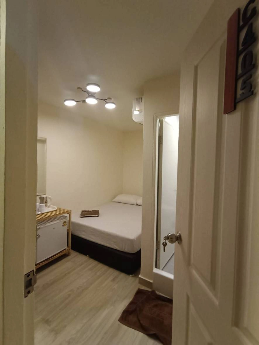 ห้องพักรายวัน เมืองพัทยา ราคาถูก Small Room ห้องพักพัทยาใต้