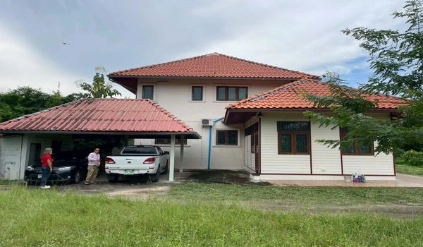 ขายบ้านหรูใจกลางเมืองศรีสะเกษ บนเนื้อที่ 1 ไร่ 1 งาน 49 ตารางวา