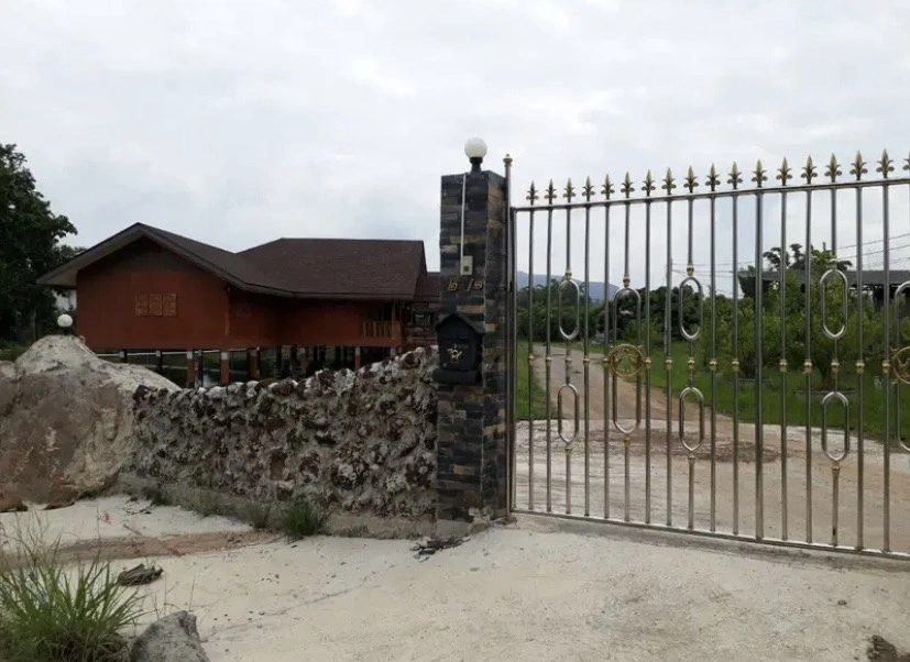 ขายที่ดินพร้อมบ้านและสวนลำไย 14 ไร่ ทำเลดีมาก อ.เมือง จ.ลำพุน