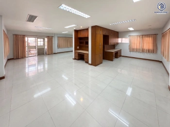 บ้านมือสอง โครงการเพชรเกษม1 บ้านเดี่ยว 2 ชั้น พื้นที่ใช้สอย 180 ตร.ม. 3 ห้องนอน 3 ห้องน้ำ จอดรถ 2 คัน ทำเลเพชรเกษม เดินทางเข้าเมืองสะดวก ใกล้ห้าง โรงพยาบาล โรงเรียน