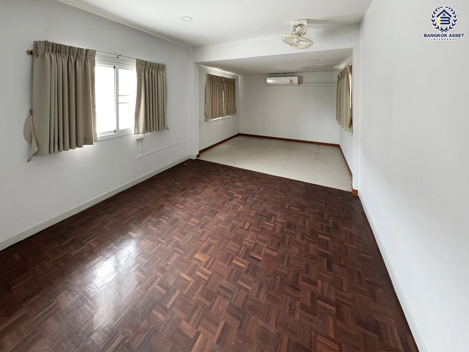 บ้านมือสอง โครงการเพชรเกษม1 ทาวน์เฮ้าส์ 2 ชั้น พื้นที่ใช้สอย 180 ตร.ม. 3 ห้องนอน 3 ห้องน้ำ จอดรถ 2 คัน ทำเลเพชรเกษม เดินทางเข้าเมืองสะดวก ใกล้ห้าง โรงพยาบาล โรงเรียน