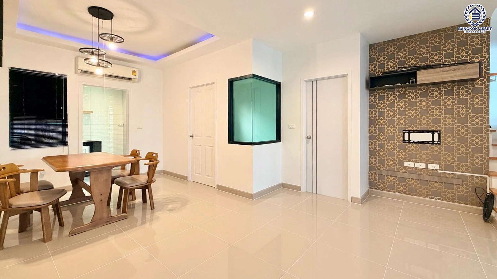 บ้านมือสอง โครงการเดอะทรัสต์ ราชพฤกษ์-รัตนาธิเบศร์2 ทาวน์เฮ้าส์ 2 ชั้น พื้นที่ใช้สอย 113 ตร.ม. 3 ห้องนอน 3 ห้องน้ำ จอดรถ 2 คัน ทำเลราชพฤกษ์ ใกล้ห้าง โรงพยาบาล โรงเรียน