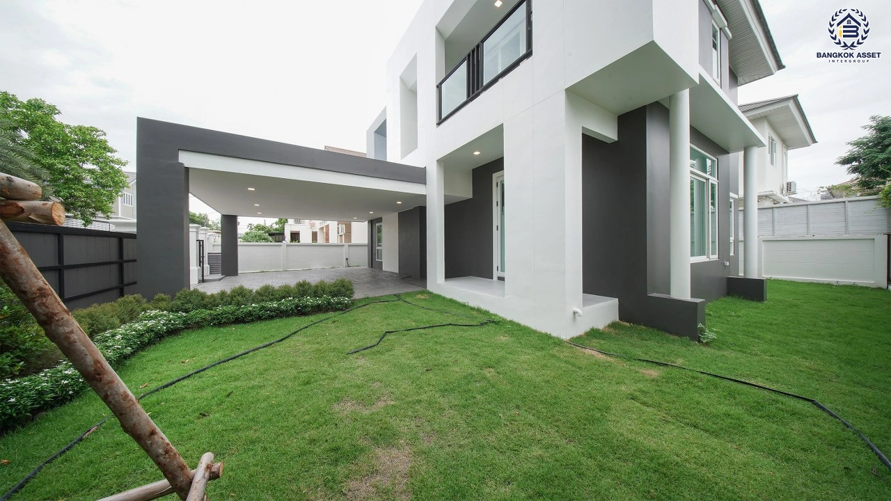 บ้านรีโนเวท โครงการ เพอร์เฟคมาสเตอร์พีซ รัตนาธิเบศร์ หลังใหญ่กว่า 75.6 ตร.ว. พื้นที่ใช้สอย 259.86 ตร.ม. ฟังก์ชัน 4 ห้องนอน 3 ห้องน้ำ จอดรถได้ 3 คัน  บนทำเลเชื่อมต่อทุกการเดินทาง ใกล้รถไฟฟ้าสายสีม่วง "สถานีไทรม้า" และจุดขึ้นทางด่วน "งามวงศ์วาน"