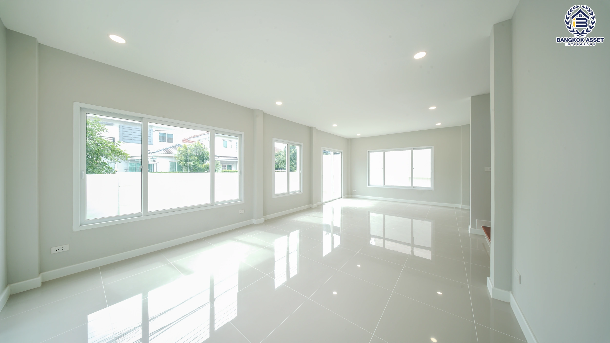 บ้านรีโนเวทใหม่ โครงการ เพอร์เฟคพาร์ค วัดพระนอน จากแบรนด์ Property Perfect เนื้อที่ 42 ตร.ว. พื้นที่ใช้สอย 162.07 ตร.ม. ฟังก์ชัน 3 ห้องนอน 2 ห้องน้ำ 2 ที่จอดรถ พร้อม Facilities ครบครัน บนทำเลเชื่อมต่อถนนกาญจนาฯ ใกล้ทางด่วน "ศรีรัช" เซ็นทรัลเวสต์เกต และรถไฟฟ้าสายสีม่วง "สถานีตลาดบางใหญ่"