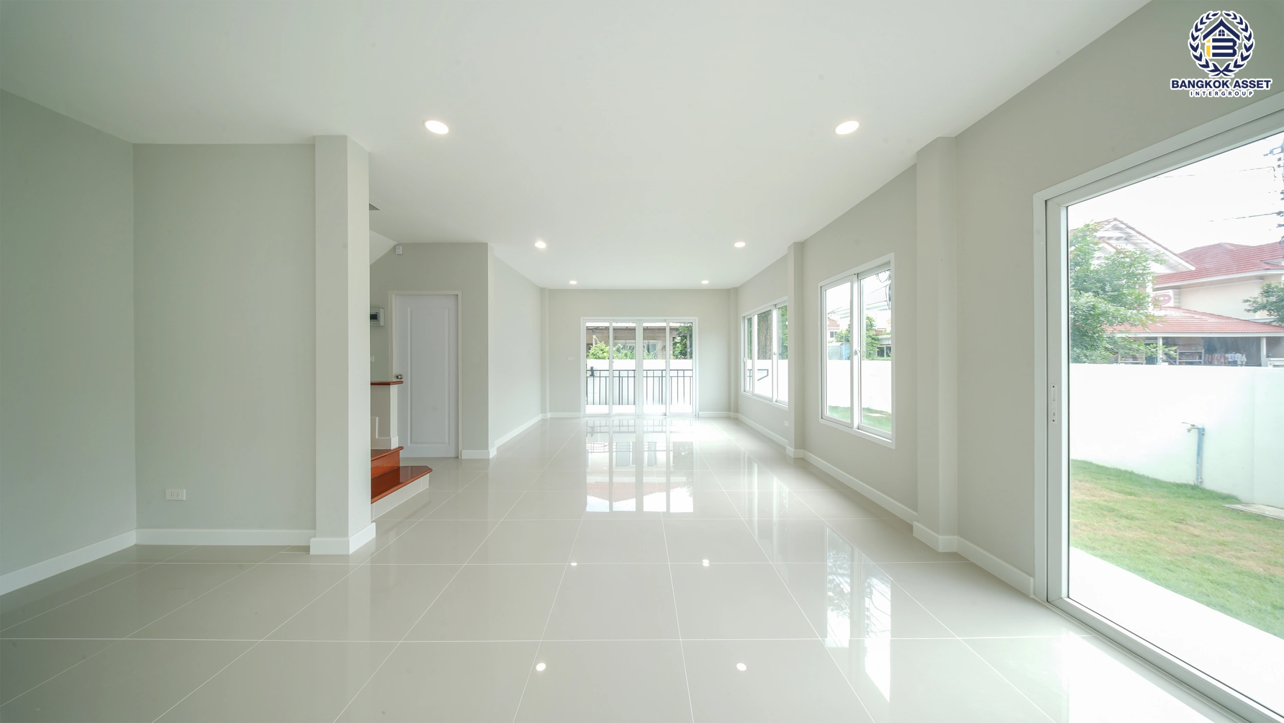 บ้านรีโนเวทใหม่ โครงการ เพอร์เฟคพาร์ค วัดพระนอน จากแบรนด์ Property Perfect เนื้อที่ 42 ตร.ว. พื้นที่ใช้สอย 162.07 ตร.ม. ฟังก์ชัน 3 ห้องนอน 2 ห้องน้ำ 2 ที่จอดรถ พร้อม Facilities ครบครัน บนทำเลเชื่อมต่อถนนกาญจนาฯ ใกล้ทางด่วน "ศรีรัช" เซ็นทรัลเวสต์เกต และรถไฟฟ้าสายสีม่วง "สถานีตลาดบางใหญ่"
