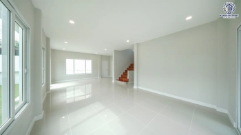 บ้านรีโนเวทใหม่ โครงการ เพอร์เฟคพาร์ค วัดพระนอน จากแบรนด์ Property Perfect เนื้อที่ 42 ตร.ว. พื้นที่ใช้สอย 162.07 ตร.ม. ฟังก์ชัน 3 ห้องนอน 2 ห้องน้ำ 2 ที่จอดรถ พร้อม Facilities ครบครัน บนทำเลเชื่อมต่อถนนกาญจนาฯ ใกล้ทางด่วน "ศรีรัช" เซ็นทรัลเวสต์เกต และรถไฟฟ้าสายสีม่วง "สถานีตลาดบางใหญ่"