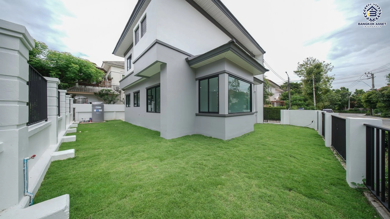 บ้านรีโนเวทใหม่ จาก Property Perfect โครงการ เพอร์เฟคเพลส พระราม5-ราชพฤกษ์ เนื้อที่ 68.5 ตร.ว. พื้นที่ใช้สอย 189.79 ตร.ม. ฟังก์ชัน 3 ห้องนอน 3 ห้องน้ำ 2 ที่จอดรถ พร้อม Facility ภายในโครงการครบครัน บนทำเลติดถนน ตอบโจทย์ทุกการใช้ชีวิตใจกลาง Community ชั้นนำมากมาย