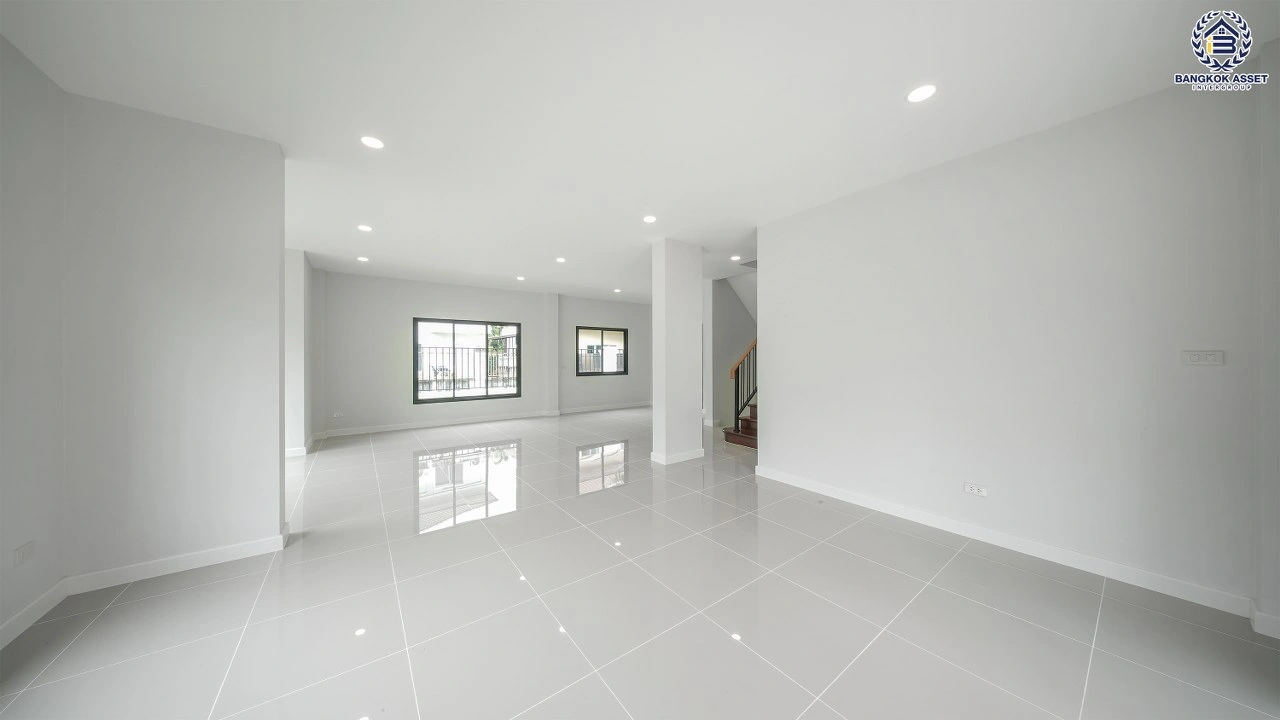 บ้านรีโนเวทใหม่ จาก Property Perfect โครงการ เพอร์เฟคเพลส พระราม5-ราชพฤกษ์ เนื้อที่ 68.5 ตร.ว. พื้นที่ใช้สอย 189.79 ตร.ม. ฟังก์ชัน 3 ห้องนอน 3 ห้องน้ำ 2 ที่จอดรถ พร้อม Facility ภายในโครงการครบครัน บนทำเลติดถนน ตอบโจทย์ทุกการใช้ชีวิตใจกลาง Community ชั้นนำมากมาย